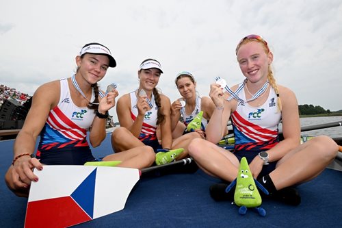 Hodonínská veslařka Anna Hošková juniorskou vicemistryní světa! 🥈🚣‍♀️