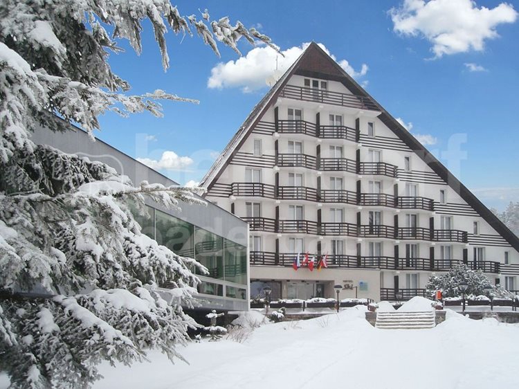 07-hotel-ski.jpg