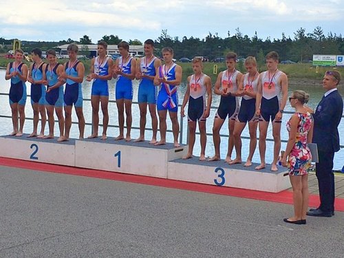 Dorostenci Veslařského klubu Hodonín vezou zlato z MČR v Račici
